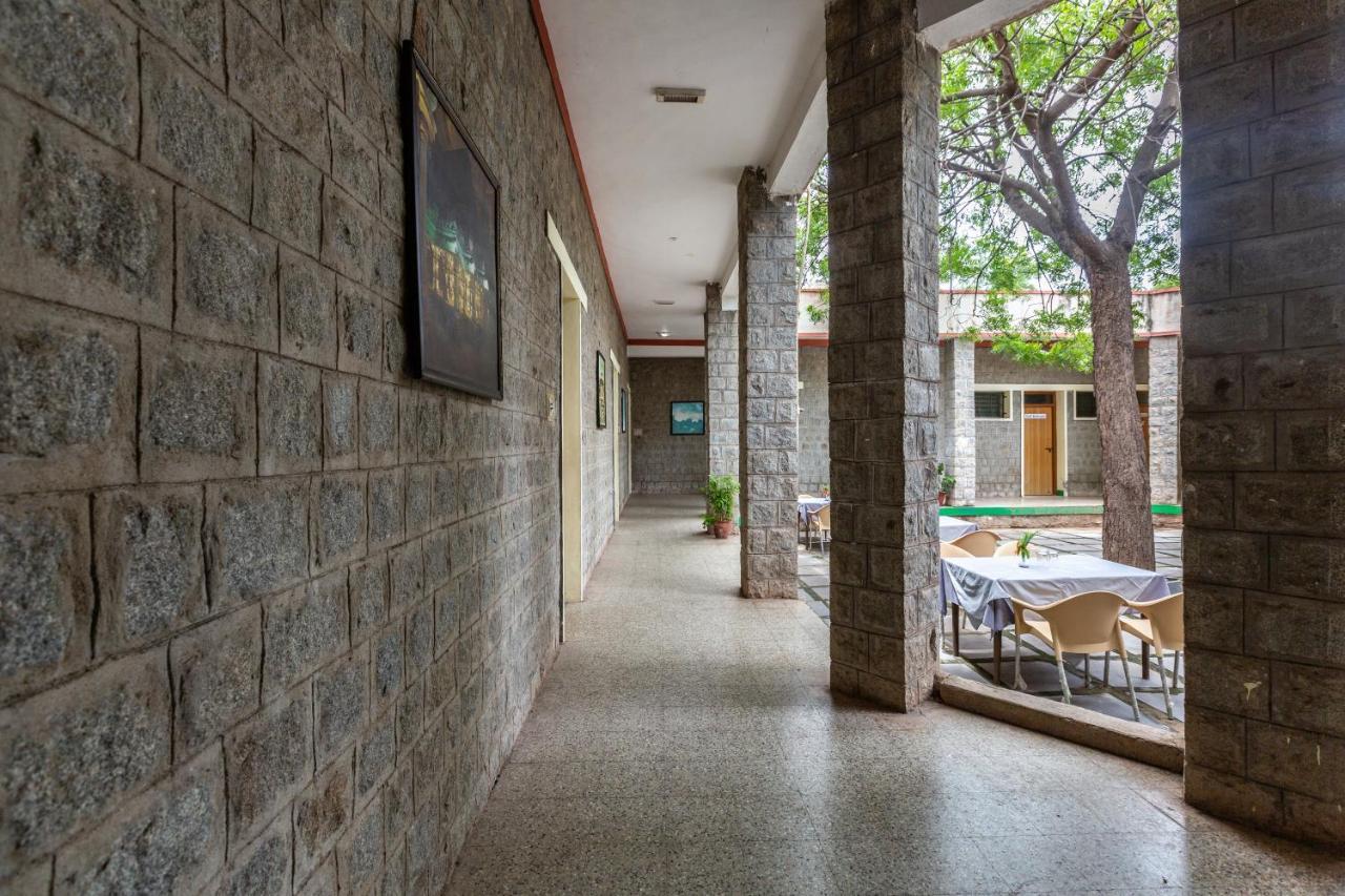 Kstdc Hotel Mayura Bhuvaneshwari Kamalapur Hampi Exterior foto